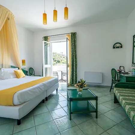 Hotel Borgo Romantica - &