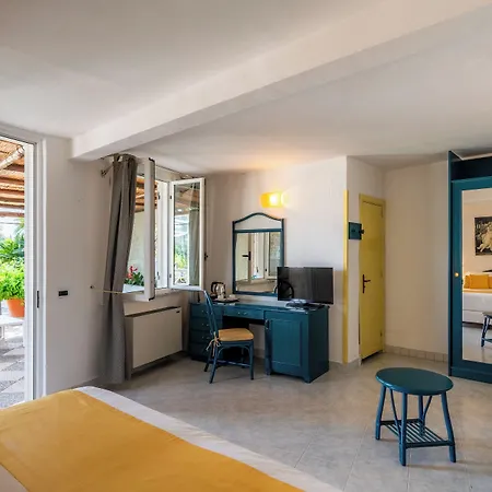 Borgo Romantica - & 4* Sant'Angelo (Isola d'Ischia)