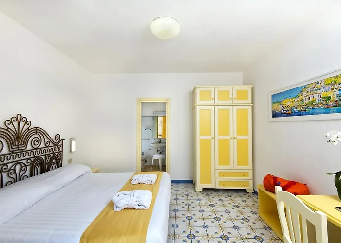 Hotel Borgo Romantica - & 4*
